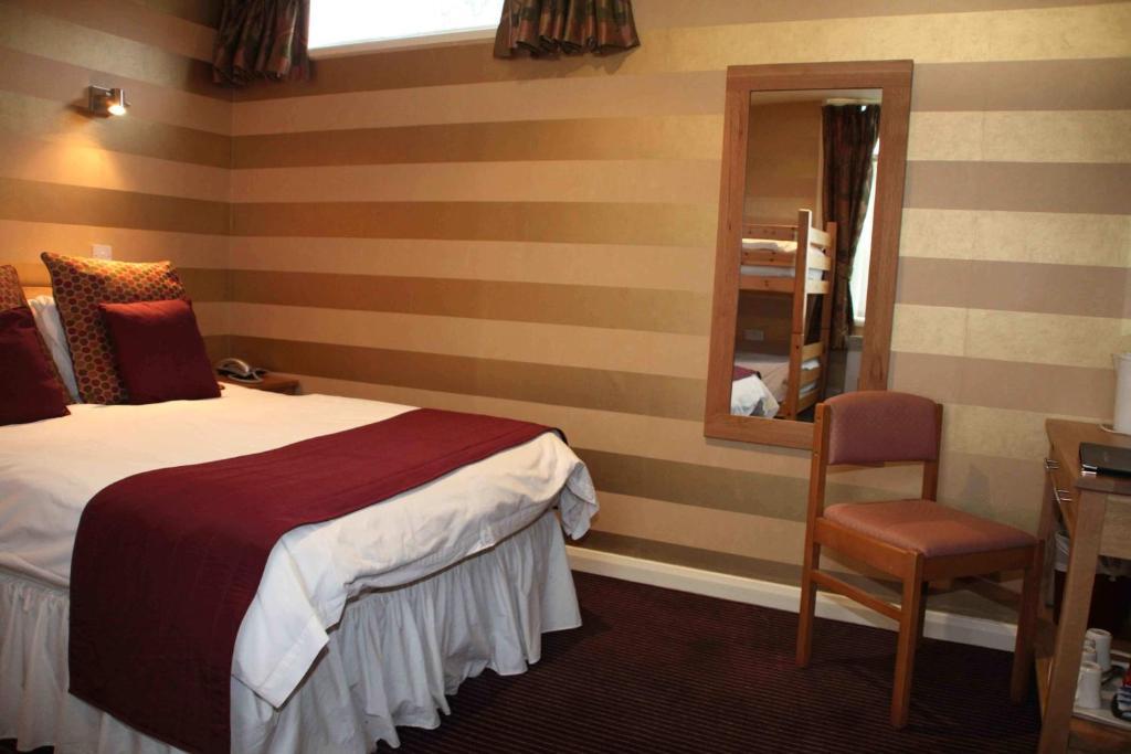 The Dog & Partridge Country Inn Ashbourne  Zimmer foto
